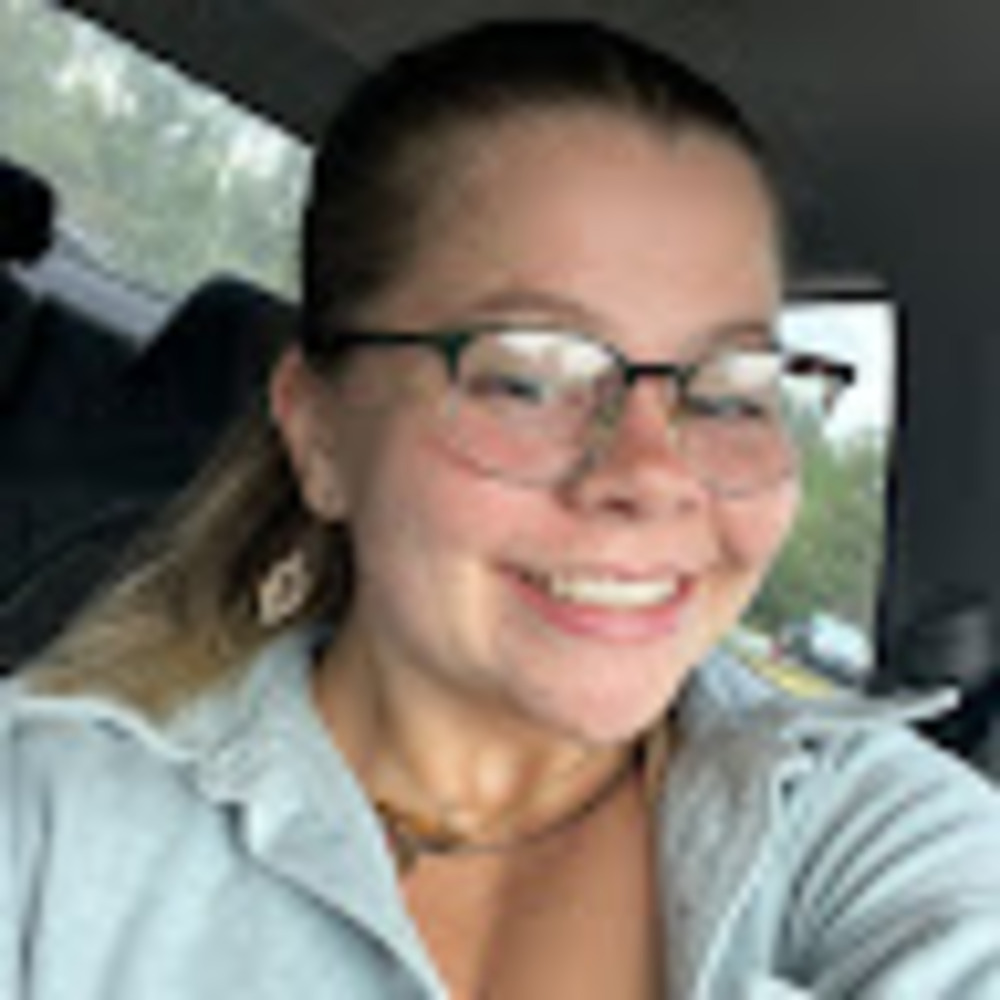 Meet your Posher, Ayla